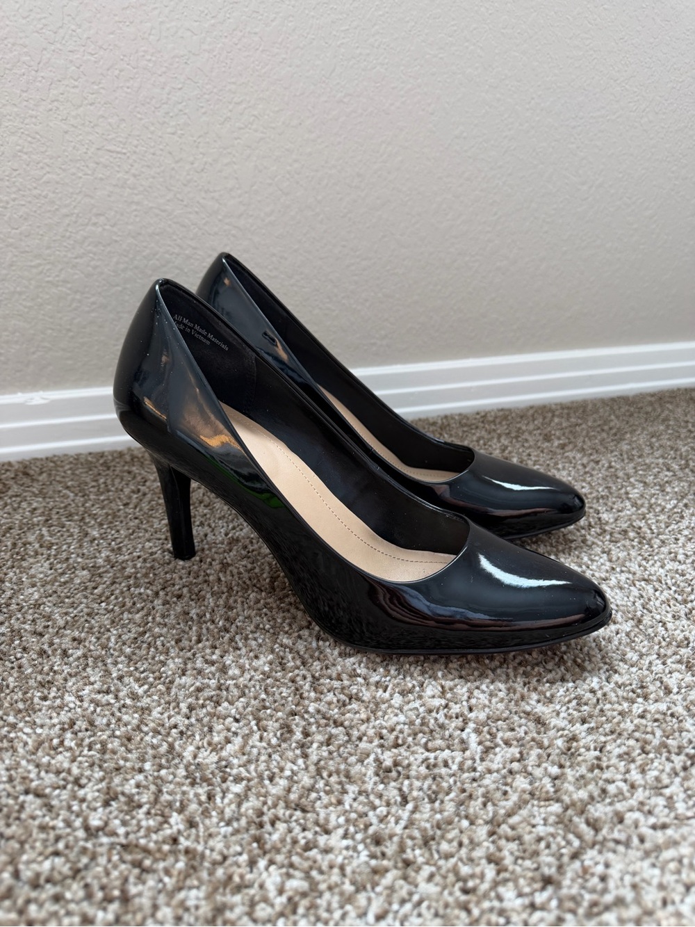 Kelly & Katie Black Patent Pointed Toe Pumps